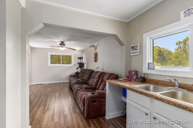 11612 Elm Avenue, Howard City, MI 49329