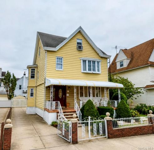 39 Bay 22nd Street, Brooklyn, NY 11214