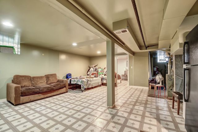 4332 W 81st Street, Chicago, IL 60652