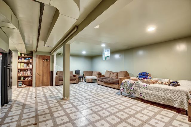 4332 W 81st Street, Chicago, IL 60652