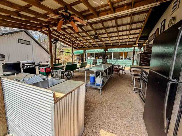 375 Belview Rd, Springville, TN 38256