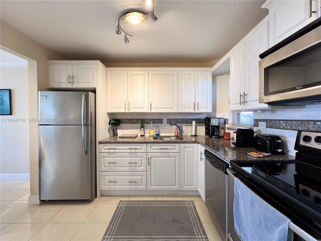 8900 Washington Boulevard 401A, Pembroke Pines, FL 33025