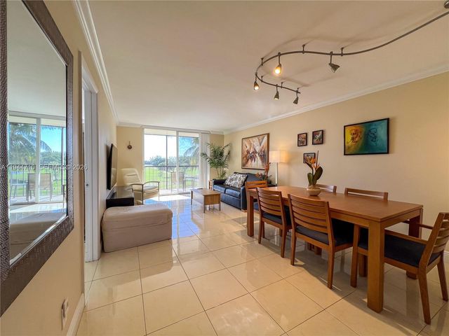 8900 Washington Boulevard 401A, Pembroke Pines, FL 33025