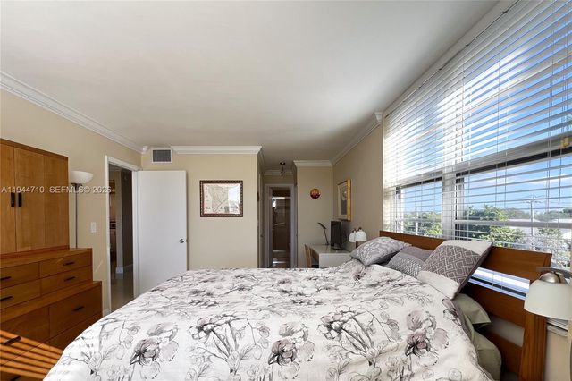 8900 Washington Boulevard 401A, Pembroke Pines, FL 33025