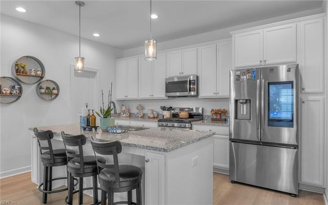 119 Iris CIR, Moyock, NC 27958