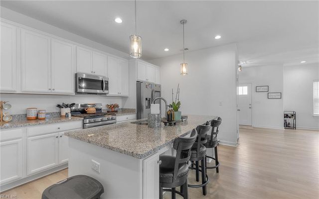 119 Iris CIR, Moyock, NC 27958