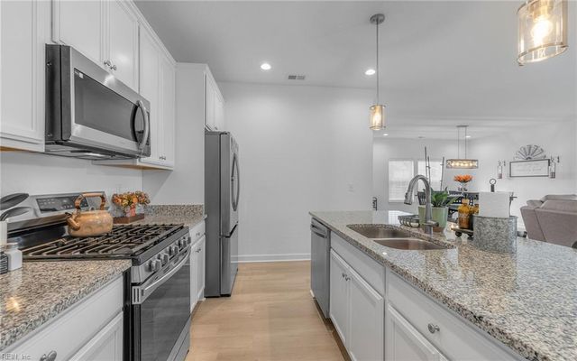 119 Iris CIR, Moyock, NC 27958