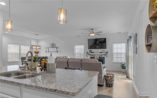 119 Iris CIR, Moyock, NC 27958