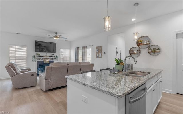 119 Iris CIR, Moyock, NC 27958