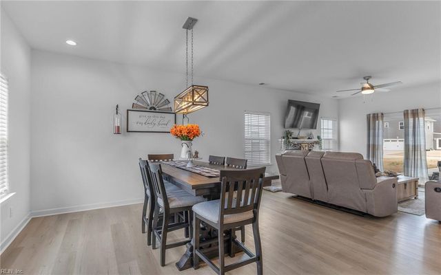 119 Iris CIR, Moyock, NC 27958