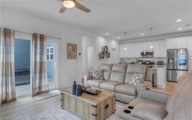 119 Iris CIR, Moyock, NC 27958