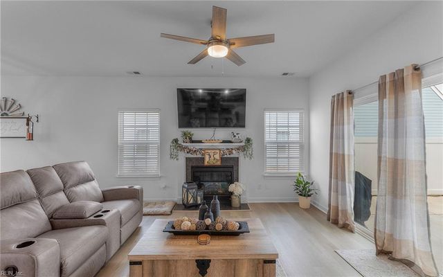 119 Iris CIR, Moyock, NC 27958