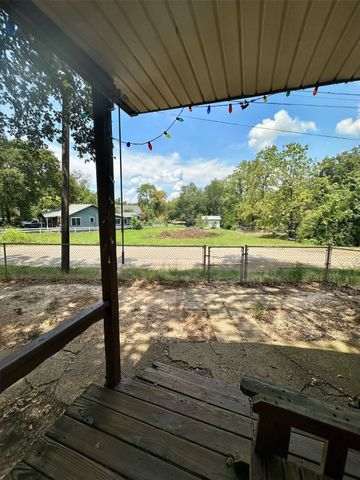 111 Thunderbird Drive, Mabank, TX 75156