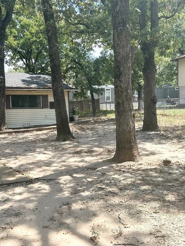 111 Thunderbird Drive, Mabank, TX 75156