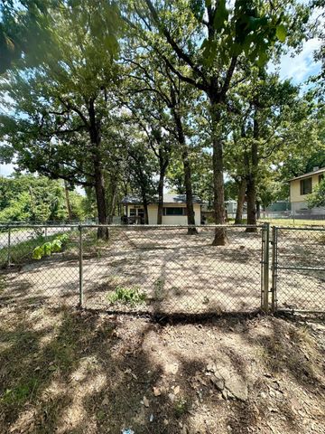 111 Thunderbird Drive, Mabank, TX 75156
