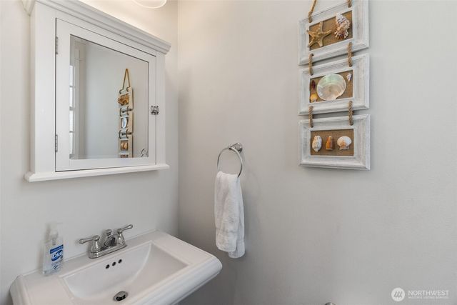 81 Compass Street, Pacific Beach, WA 98571