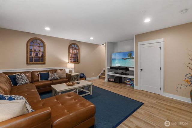 81 Compass Street, Pacific Beach, WA 98571