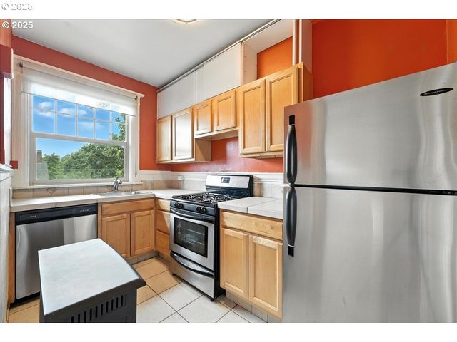 2109 Nw IRVING St 304, Portland, OR 97210