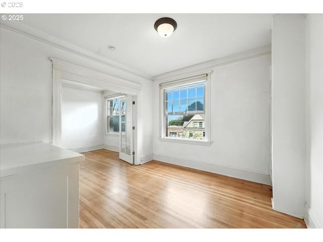 2109 Nw IRVING St 304, Portland, OR 97210