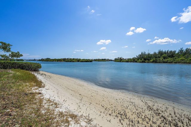1000 N US HIGHWAY 1 JA104, Jupiter, FL 33477