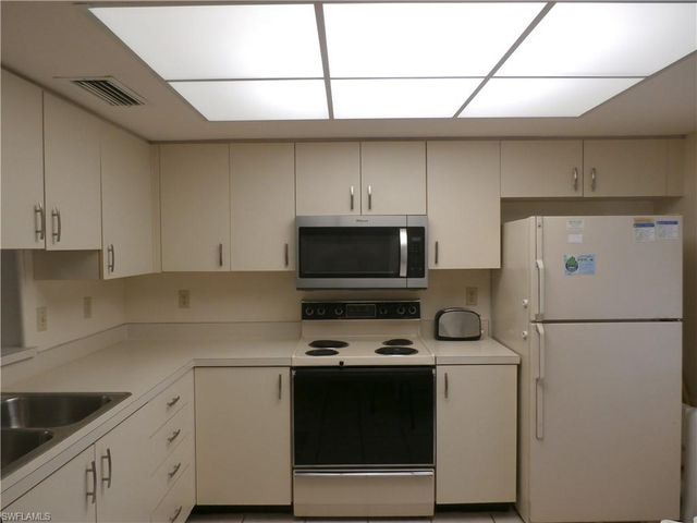 11300 Caravel CIR 210, Fort Myers, FL 33908