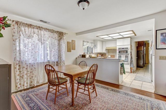 4833 College Oak Dr, Sacramento, CA 95841