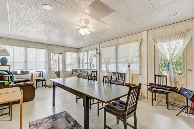 4833 College Oak Dr, Sacramento, CA 95841