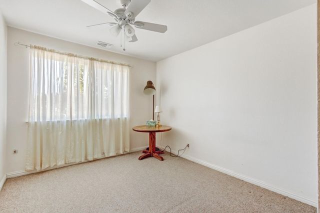 4833 College Oak Dr, Sacramento, CA 95841