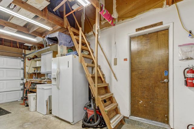 4833 College Oak Dr, Sacramento, CA 95841