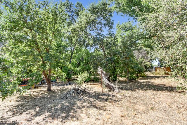4833 College Oak Dr, Sacramento, CA 95841