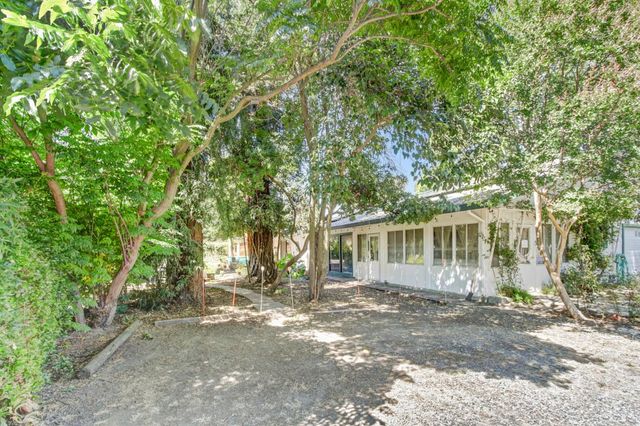 4833 College Oak Dr, Sacramento, CA 95841