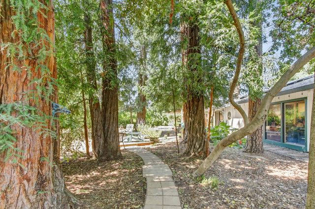 4833 College Oak Dr, Sacramento, CA 95841