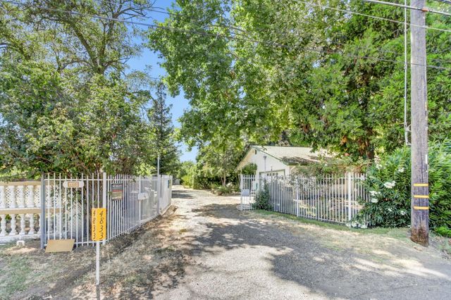 4833 College Oak Dr, Sacramento, CA 95841