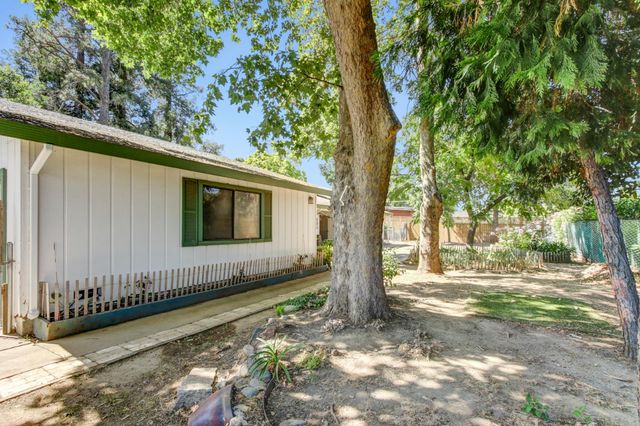 4833 College Oak Dr, Sacramento, CA 95841