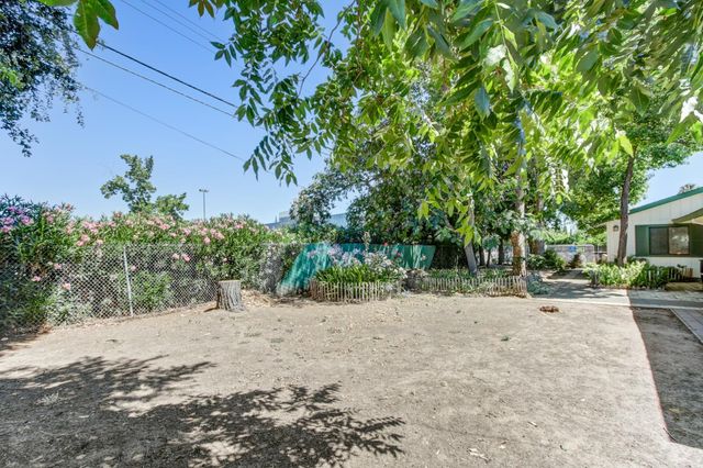 4833 College Oak Dr, Sacramento, CA 95841