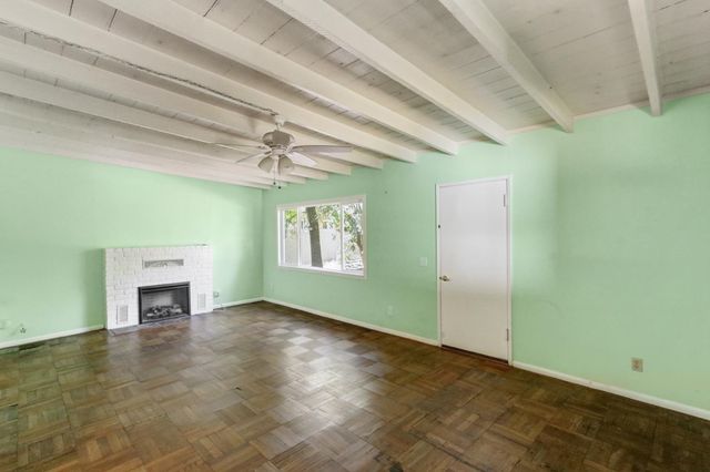 4833 College Oak Dr, Sacramento, CA 95841