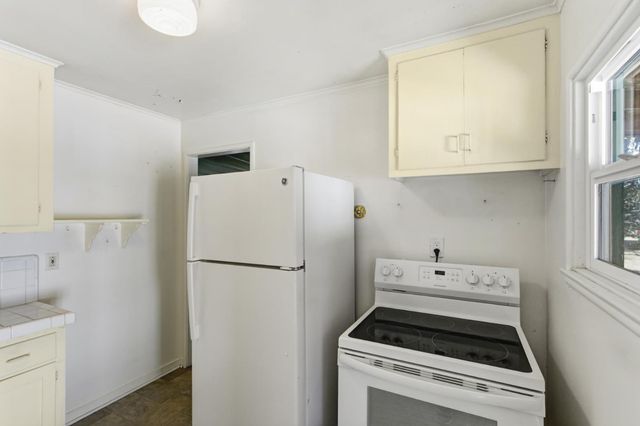 4833 College Oak Dr, Sacramento, CA 95841