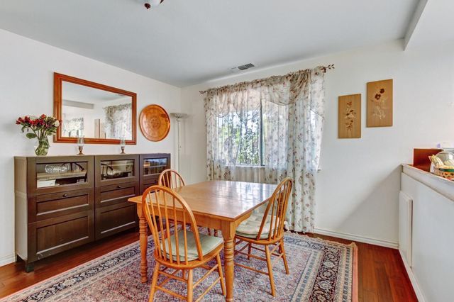 4833 College Oak Dr, Sacramento, CA 95841