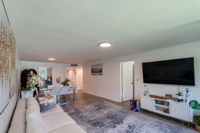5100 SW 64TH Avenue 204A, Davie, FL 33314
