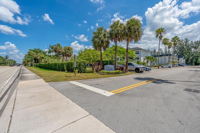 5100 SW 64TH Avenue 204A, Davie, FL 33314