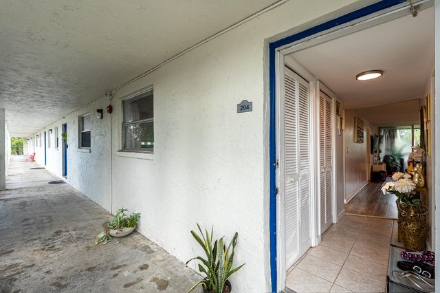 5100 SW 64TH Avenue 204A, Davie, FL 33314