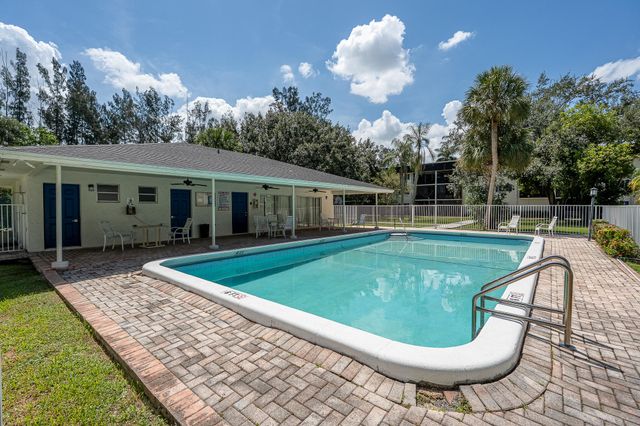 5100 SW 64TH Avenue 204A, Davie, FL 33314