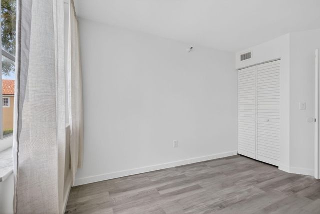 103 Yacht Club Way 205, Hypoluxo, FL 33462