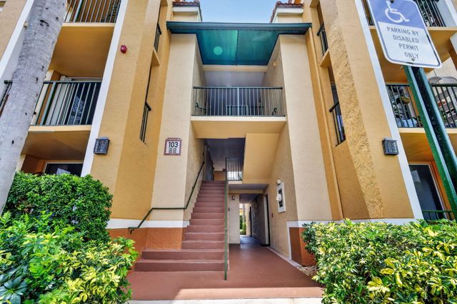 103 Yacht Club Way 205, Hypoluxo, FL 33462