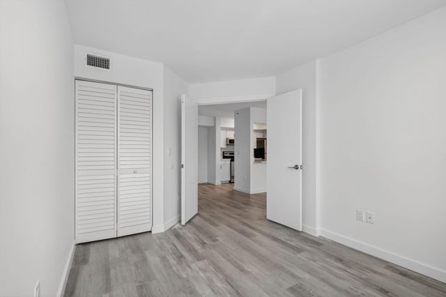 103 Yacht Club Way 205, Hypoluxo, FL 33462