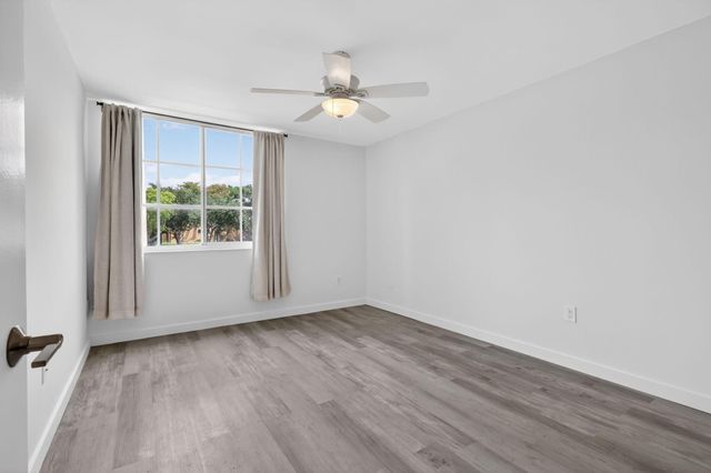 103 Yacht Club Way 205, Hypoluxo, FL 33462