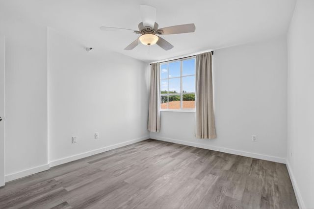 103 Yacht Club Way 205, Hypoluxo, FL 33462