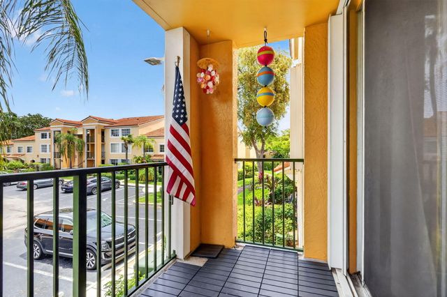 103 Yacht Club Way 205, Hypoluxo, FL 33462