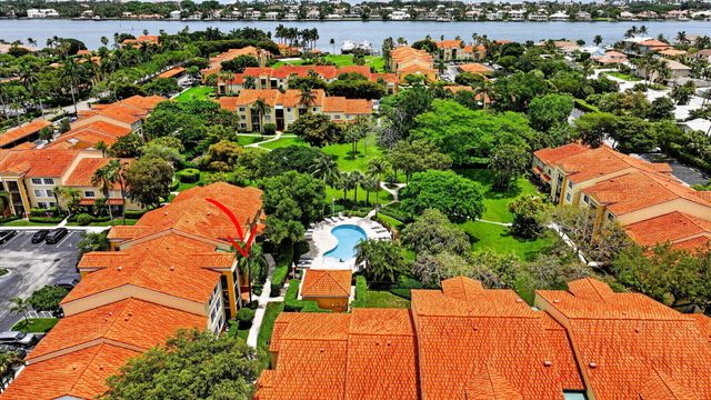 103 Yacht Club Way 205, Hypoluxo, FL 33462