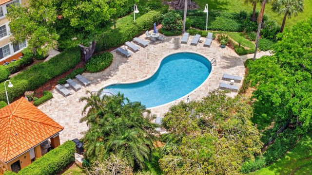 103 Yacht Club Way 205, Hypoluxo, FL 33462